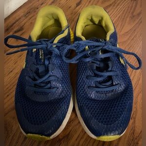 Kids Under Armour Charged Rogue 3 running shoes blue yellow colorway size 3.5